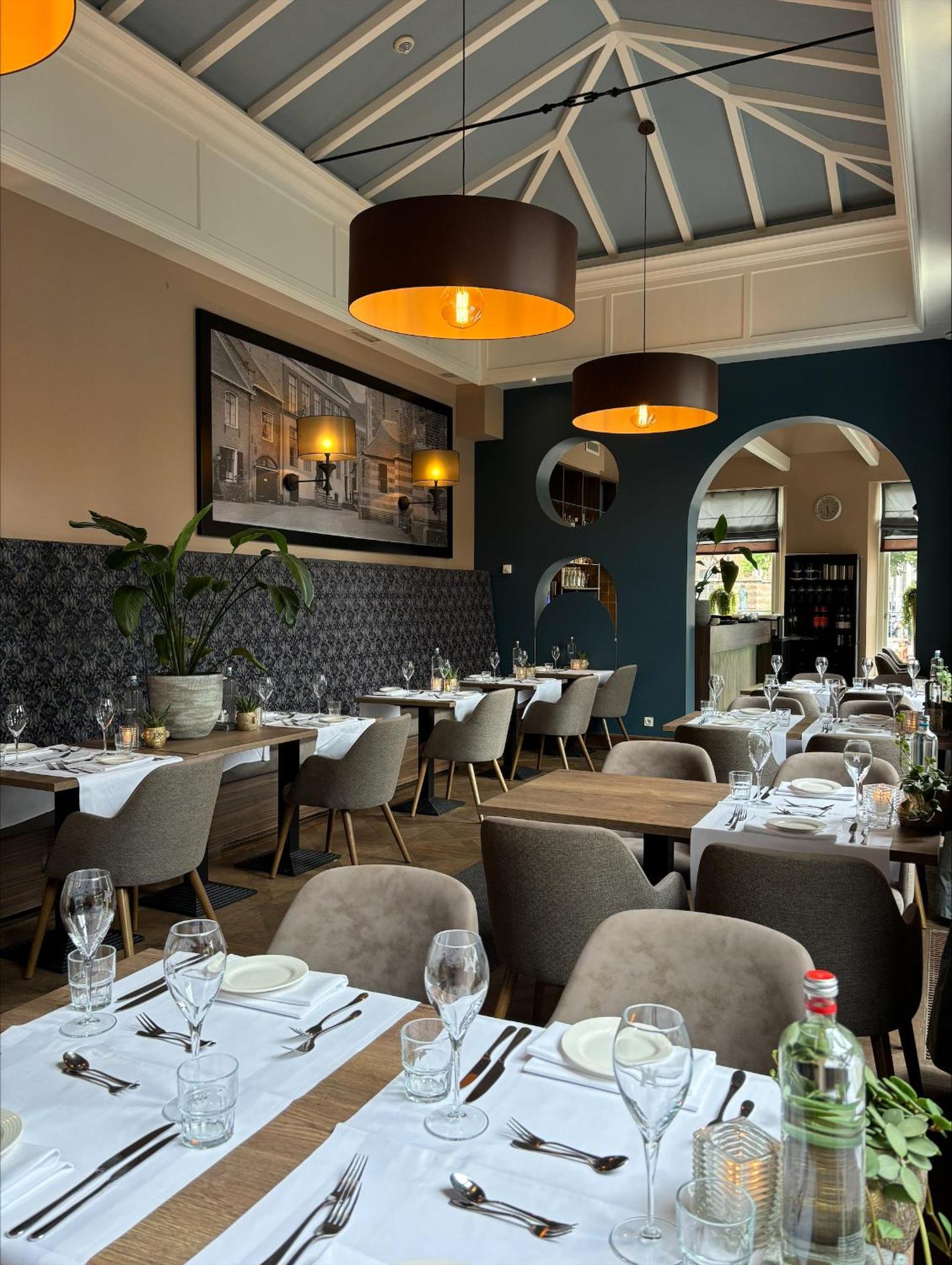 Hampshire Hotel - 'S Gravenhof ซุทเฟน ภายนอก รูปภาพ