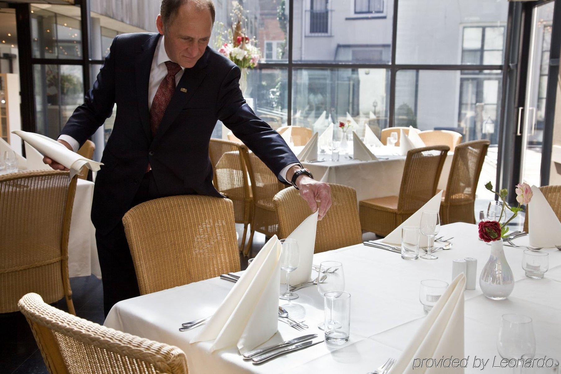 Hampshire Hotel - 'S Gravenhof ซุทเฟน ภายนอก รูปภาพ